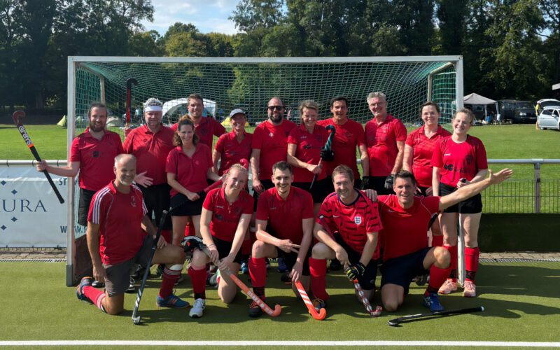 Die Freizeithockey-Mannschaft besteht aus Spieler*innen zwischen 18 und 60 Jahren
